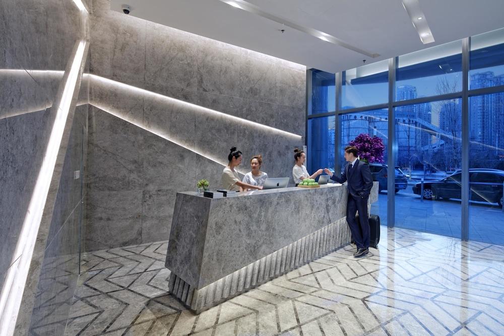 เฟรเซอร์ สวีท ต้าเหลียน Aparthotel ภายนอก รูปภาพ
